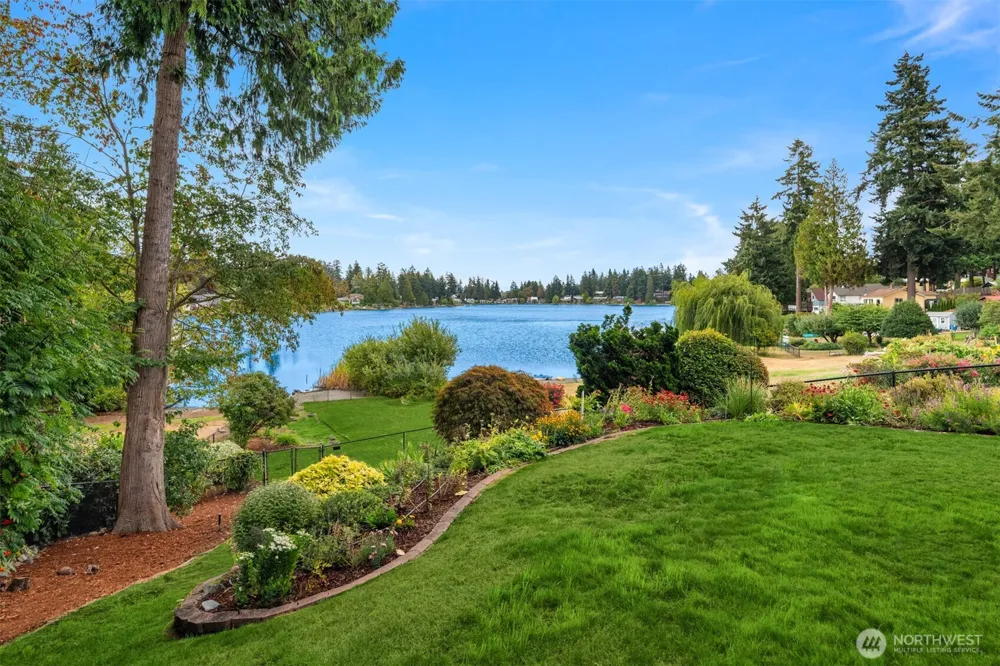 30706 19th Avenue S Federal Way, WA 98003