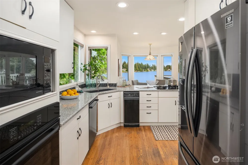 30706 19th Avenue S Federal Way, WA 98003