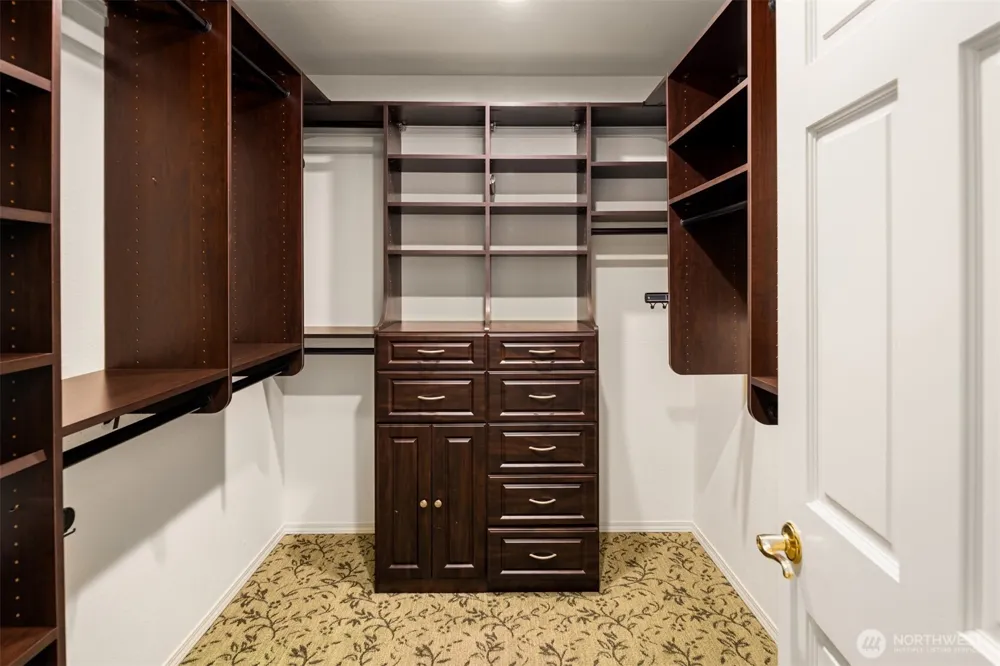 30706 19th Avenue S Federal Way, WA 98003