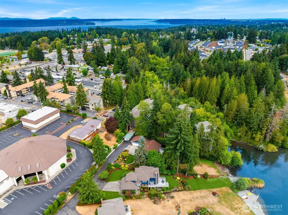 30706 19th Avenue S Federal Way, WA 98003