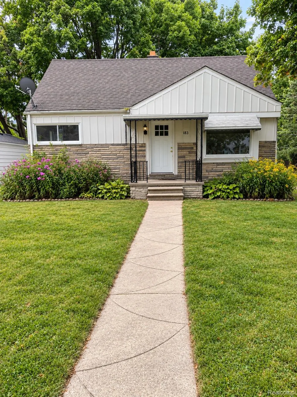 183 Scott Lake Road Waterford Charter Township, MI 48328