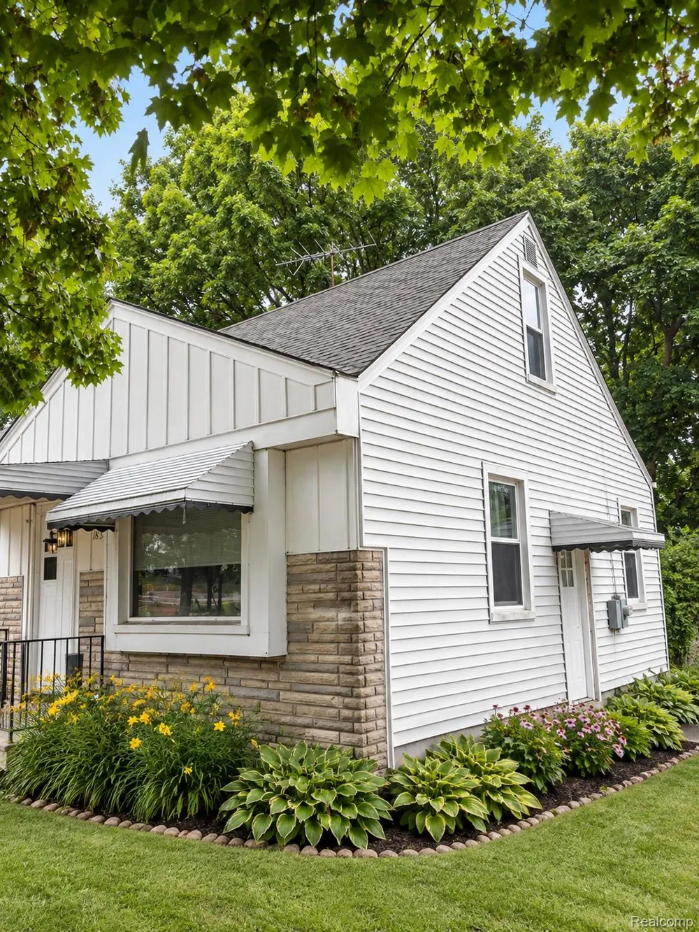 183 Scott Lake Road Waterford Charter Township, MI 48328