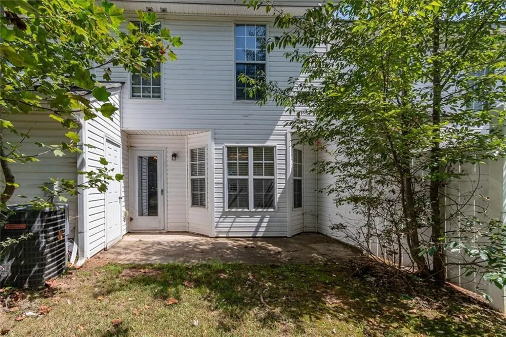 5550 Strathmoor Manor Circle Lithonia, GA 30058