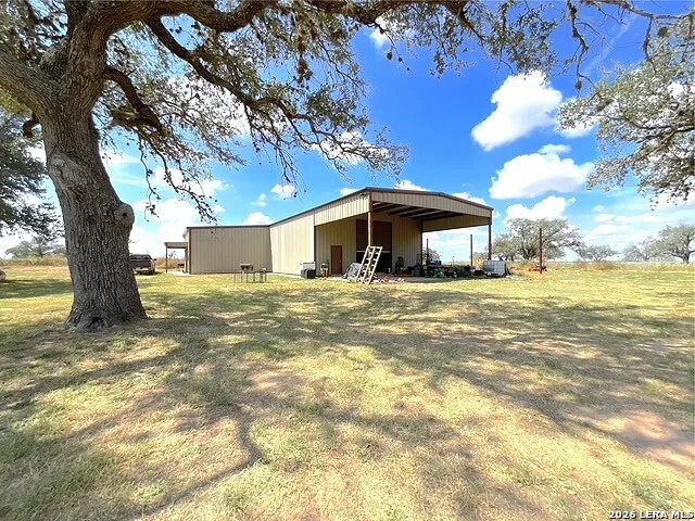 205 Western Ave Leming, TX 78050