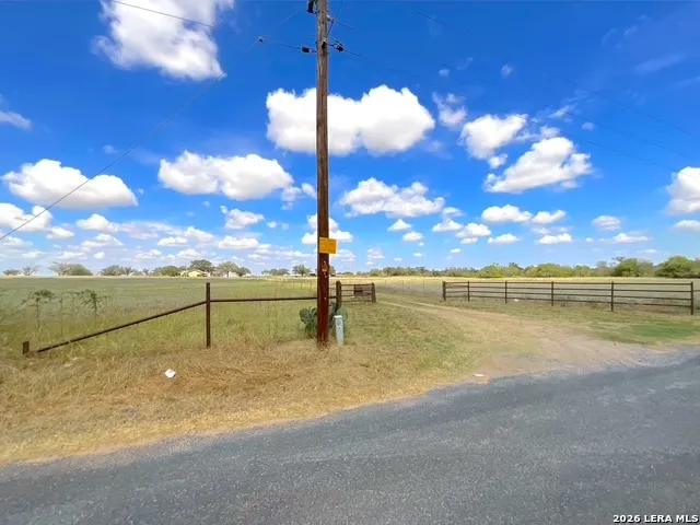205 Western Ave Leming, TX 78050