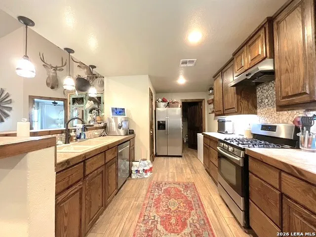 205 Western Ave Leming, TX 78050