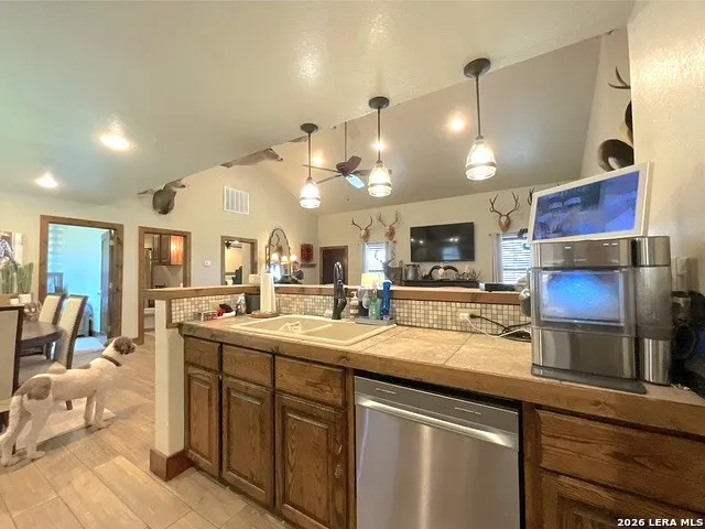 205 Western Ave Leming, TX 78050