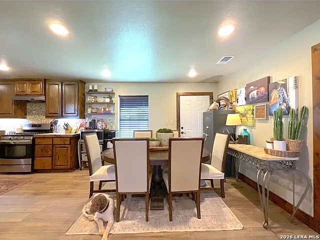 205 Western Ave Leming, TX 78050