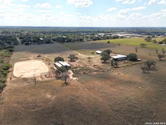 205 Western Ave Leming, TX 78050