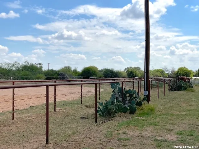 205 Western Ave Leming, TX 78050