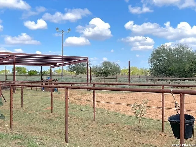 205 Western Ave Leming, TX 78050