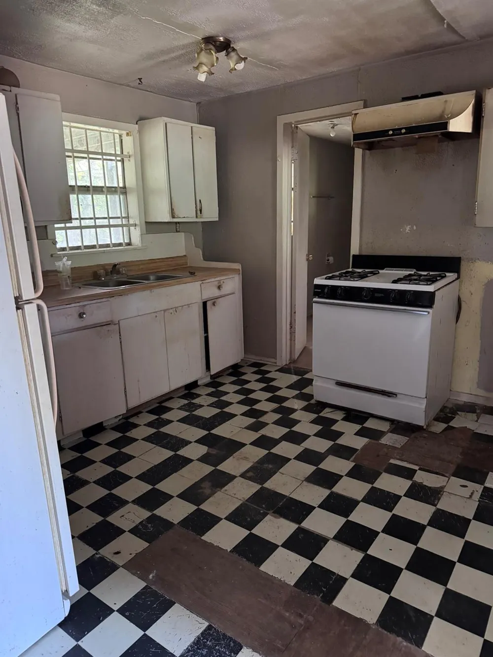 13015 Woody Road Brookside, TX 77581