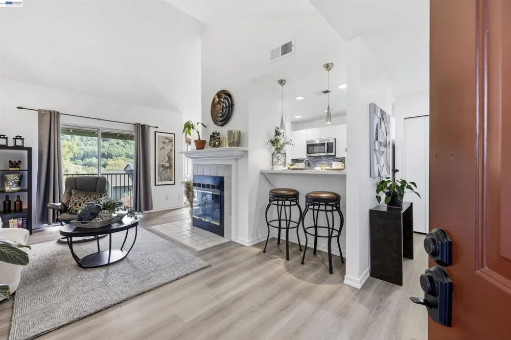8040 Mountain View Dr #D Pleasanton, CA 94588