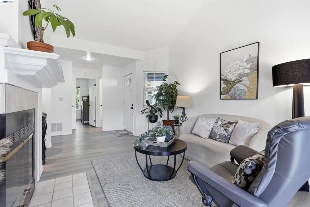 8040 Mountain View Dr #D Pleasanton, CA 94588