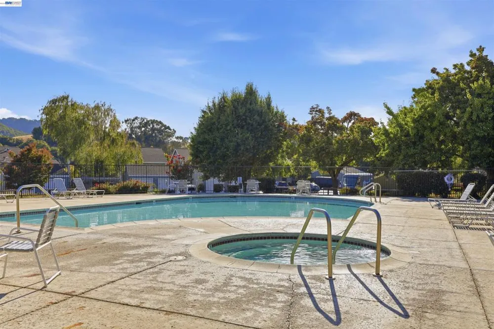8040 Mountain View Dr #D Pleasanton, CA 94588