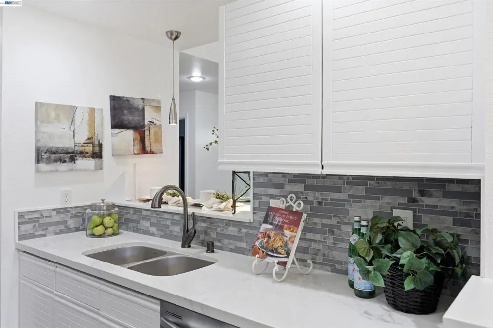 8040 Mountain View Dr #D Pleasanton, CA 94588