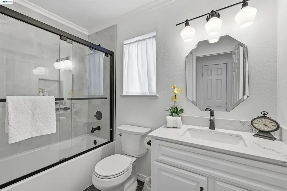 8040 Mountain View Dr #D Pleasanton, CA 94588