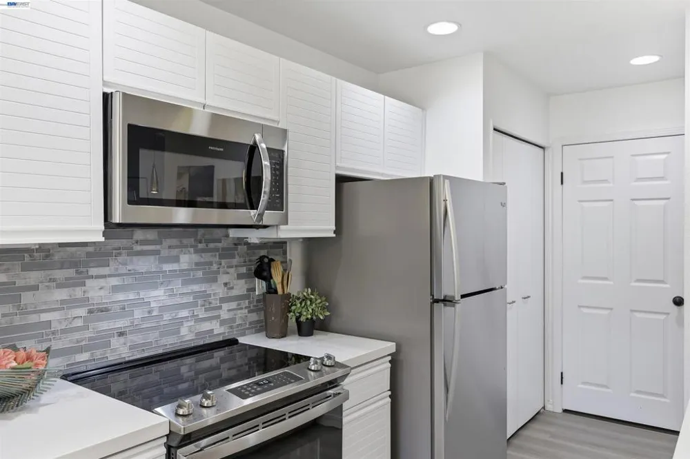 8040 Mountain View Dr #D Pleasanton, CA 94588