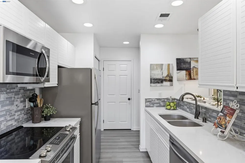 8040 Mountain View Dr #D Pleasanton, CA 94588