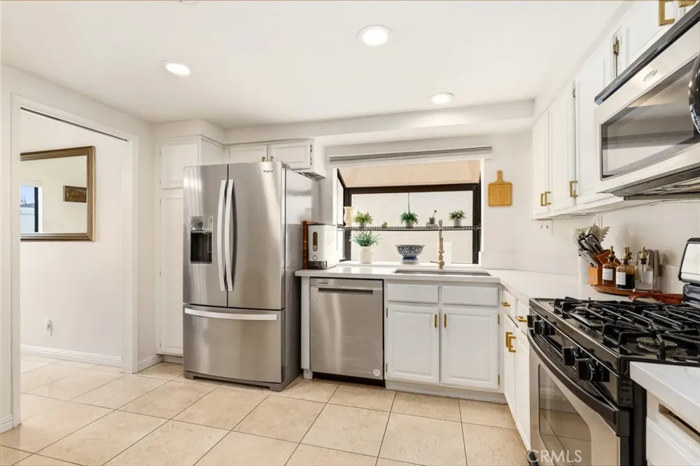 22 Rocky Creek Lane Laguna Hills, CA 92653
