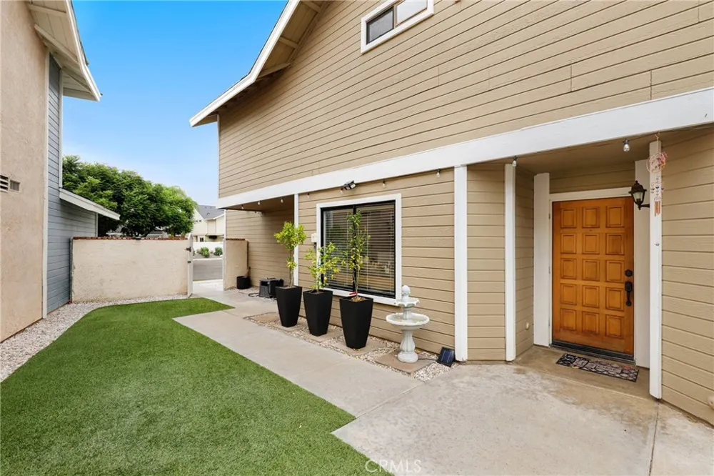 22 Rocky Creek Lane Laguna Hills, CA 92653