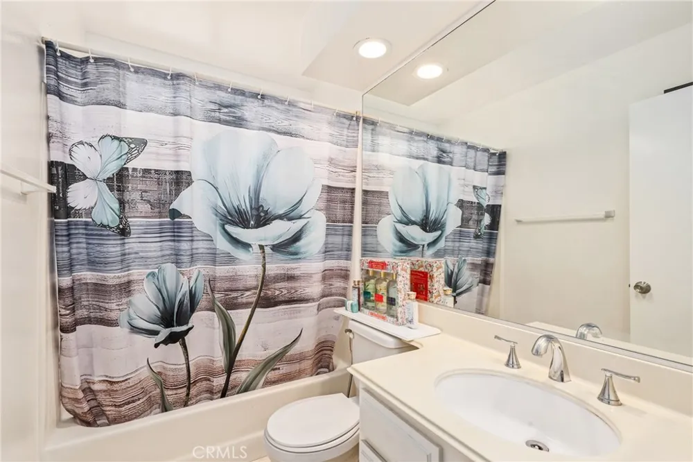 22 Rocky Creek Lane Laguna Hills, CA 92653