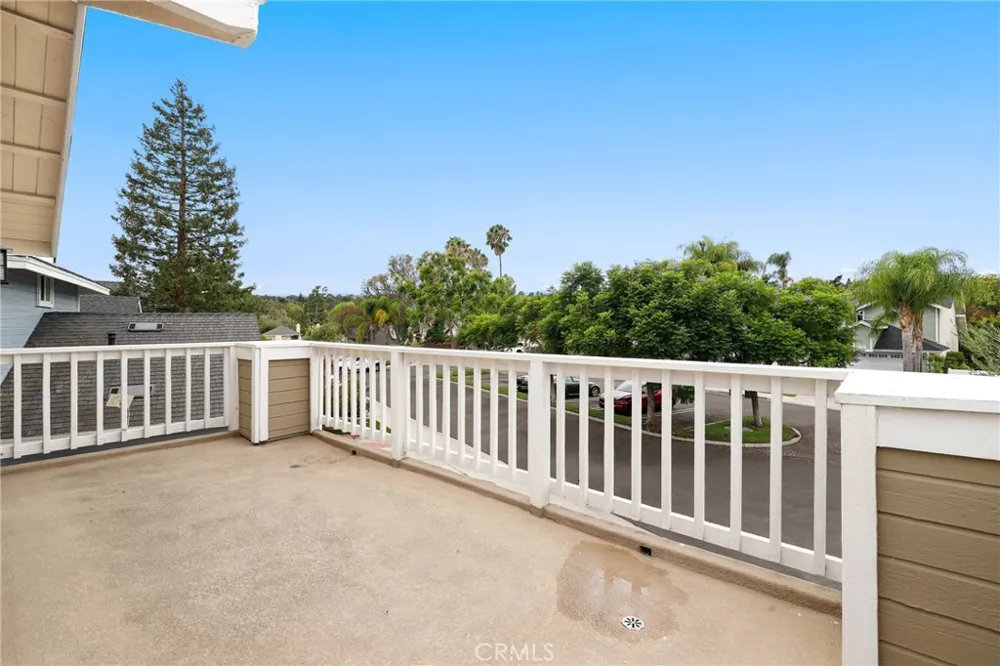 22 Rocky Creek Lane Laguna Hills, CA 92653