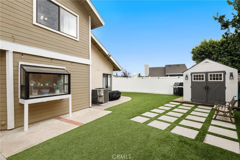 22 Rocky Creek Lane Laguna Hills, CA 92653