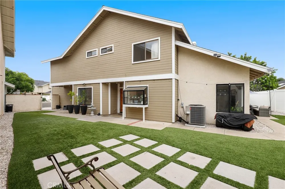 22 Rocky Creek Lane Laguna Hills, CA 92653