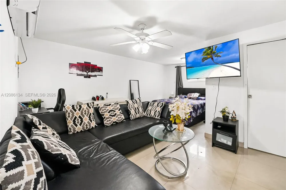 2934 NW 96th St Miami, FL 33147