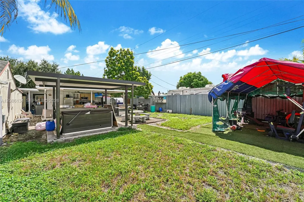 2934 NW 96th St Miami, FL 33147