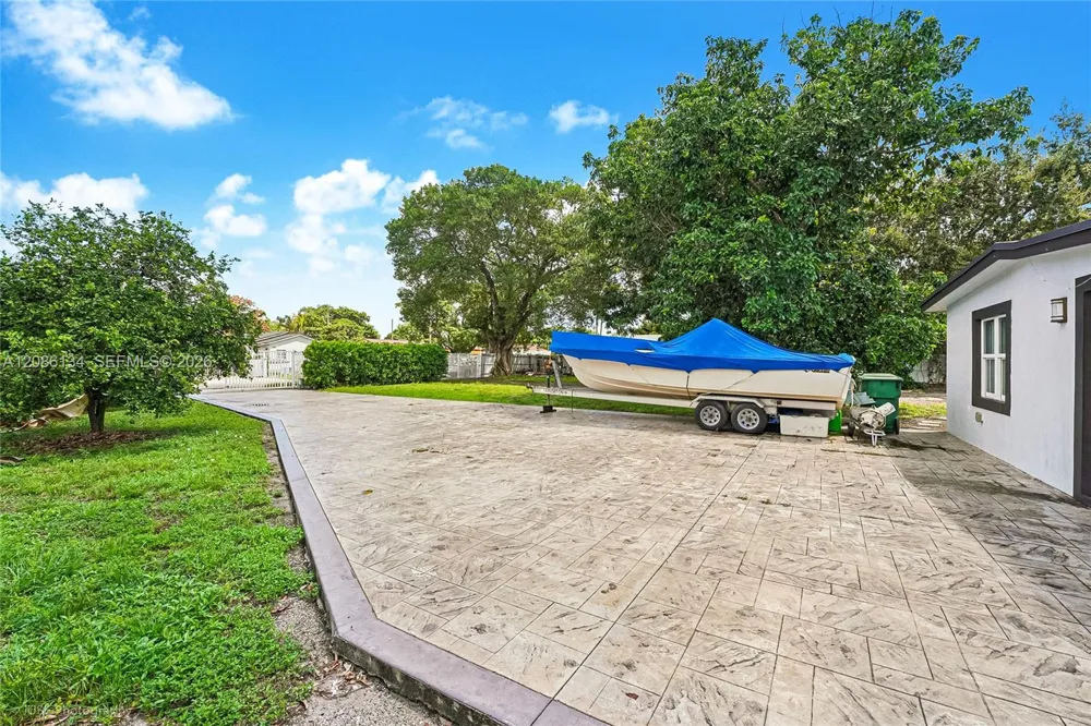 2934 NW 96th St Miami, FL 33147