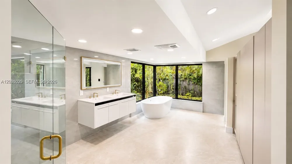 2765 NE 35th Dr Fort Lauderdale, FL 33308
