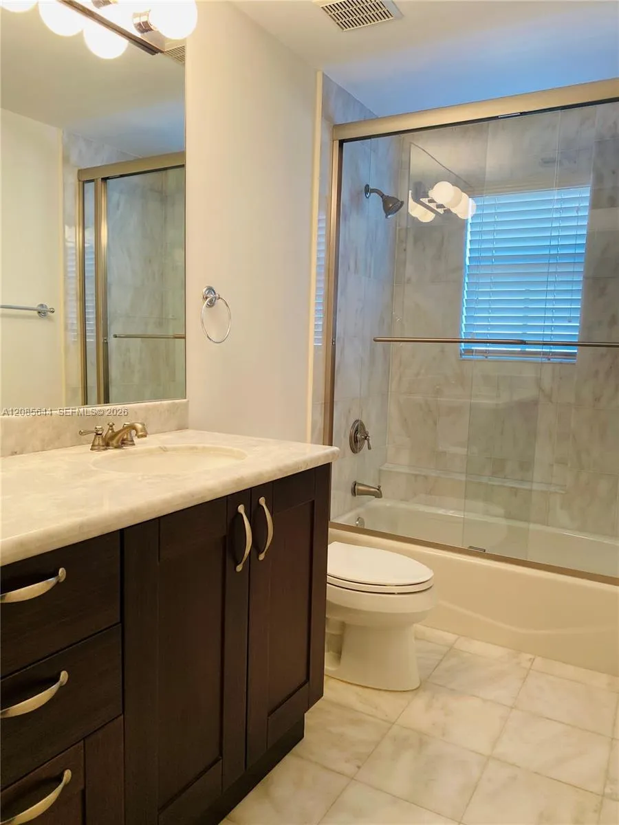 118 Zamora Ave #409 Coral Gables, FL 33134