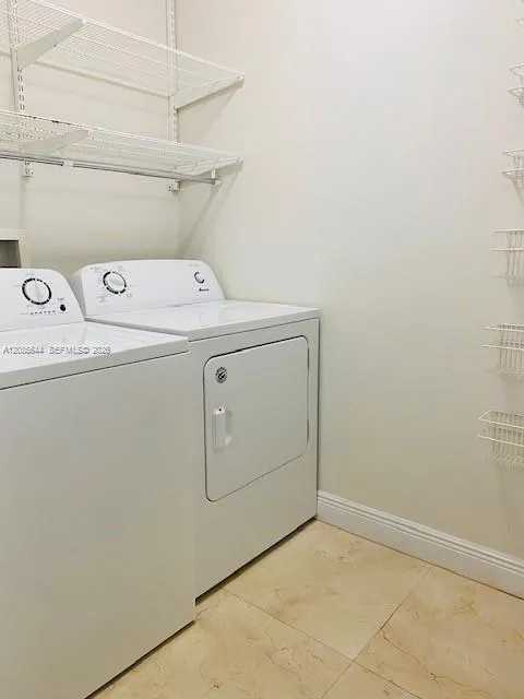 118 Zamora Ave #409 Coral Gables, FL 33134