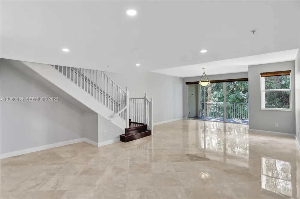 7564 SW 102nd St #211 Pinecrest, FL 33156