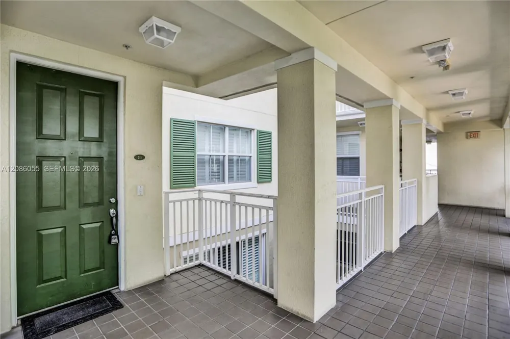 7564 SW 102nd St #211 Pinecrest, FL 33156