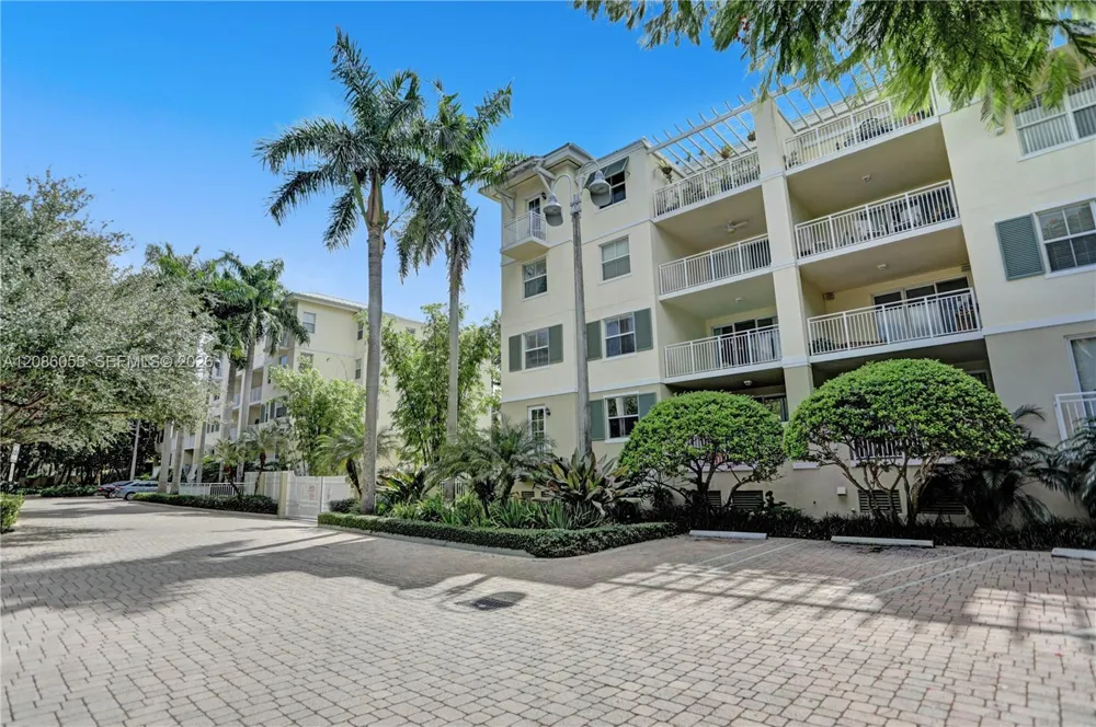 7564 SW 102nd St #211 Pinecrest, FL 33156