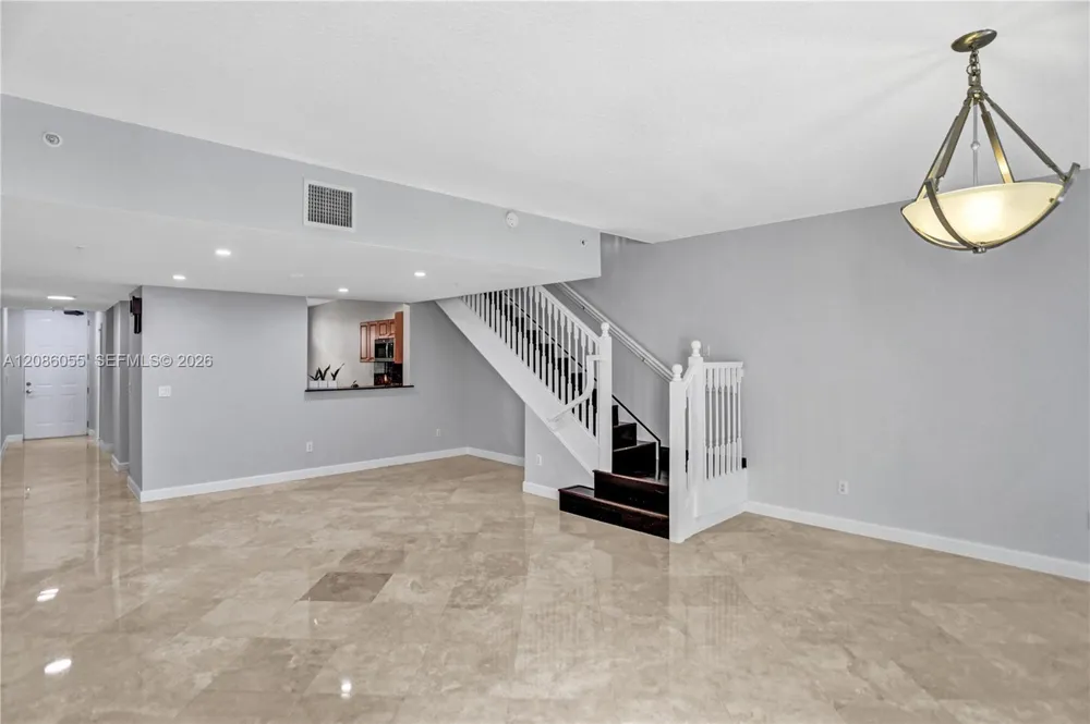 7564 SW 102nd St #211 Pinecrest, FL 33156