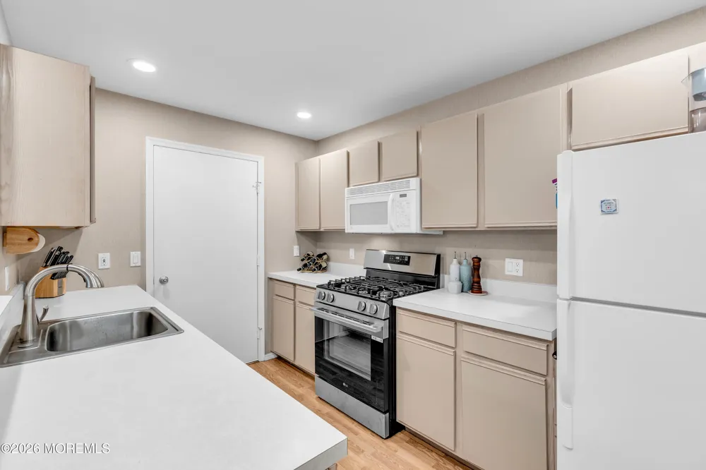 319 Deuce Drive Wall, NJ 07719
