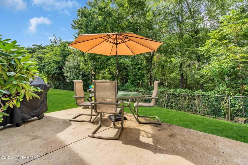 319 Deuce Drive Wall, NJ 07719