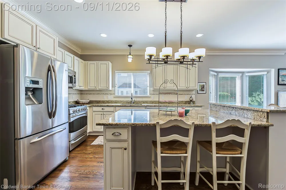 398 Delmar Court Highland Charter Township, MI 48357