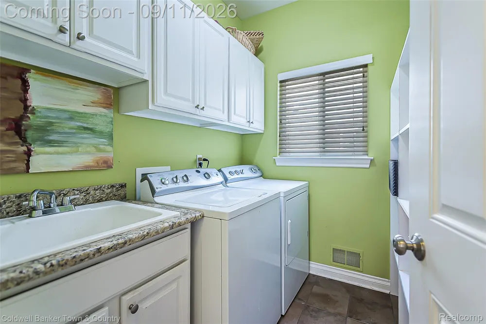 398 Delmar Court Highland Charter Township, MI 48357