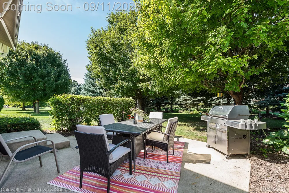 398 Delmar Court Highland Charter Township, MI 48357