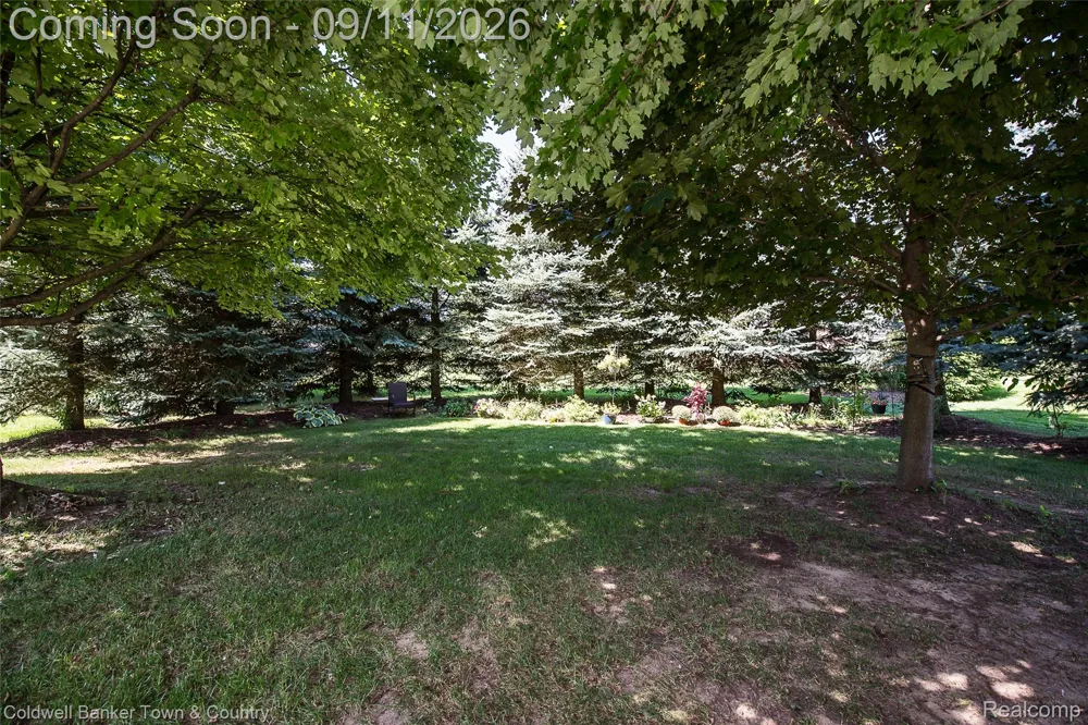 398 Delmar Court Highland Charter Township, MI 48357
