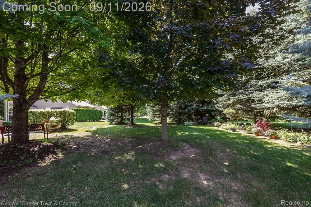 398 Delmar Court Highland Charter Township, MI 48357