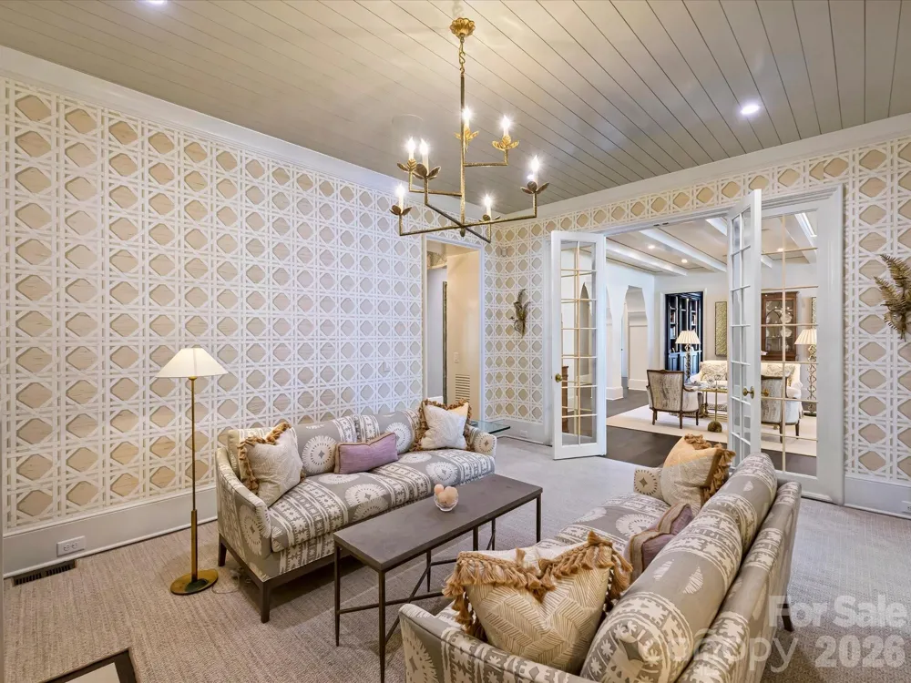2414 Forest Drive Charlotte, NC 28211