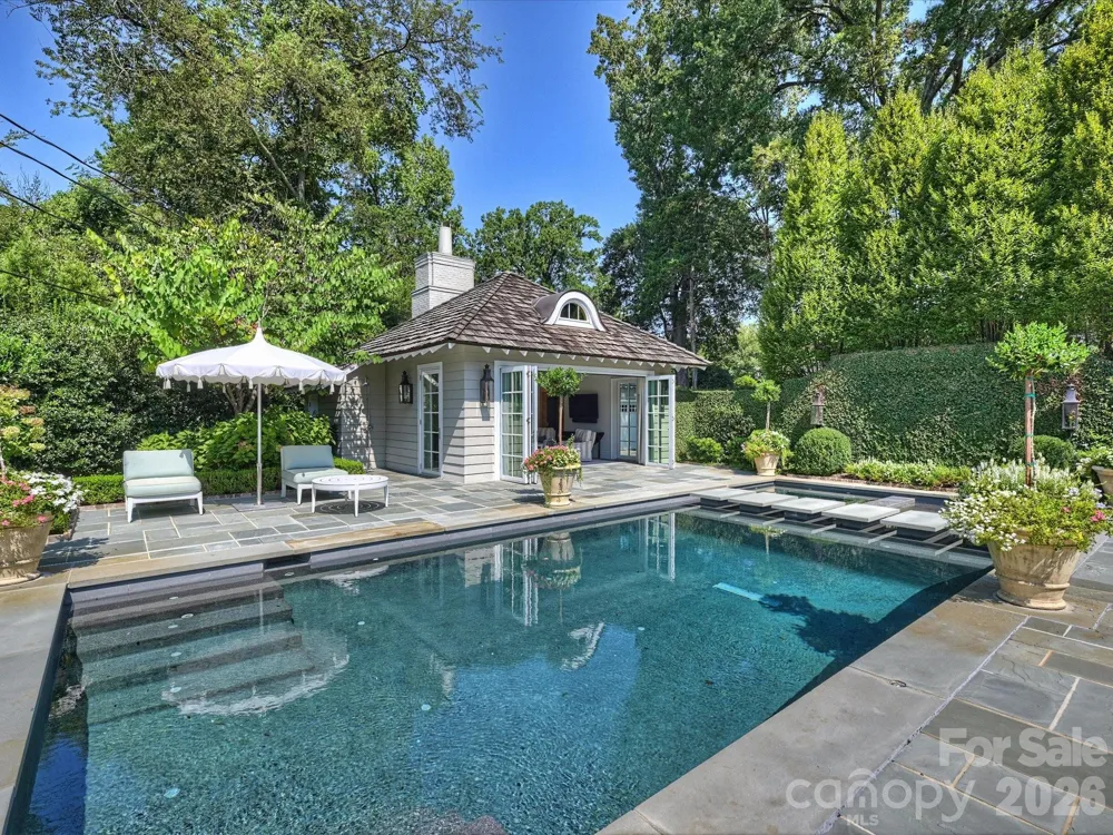 2414 Forest Drive Charlotte, NC 28211