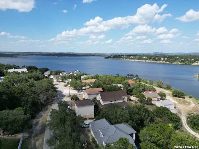 1761 Lakeside W Canyon Lake, TX 78133