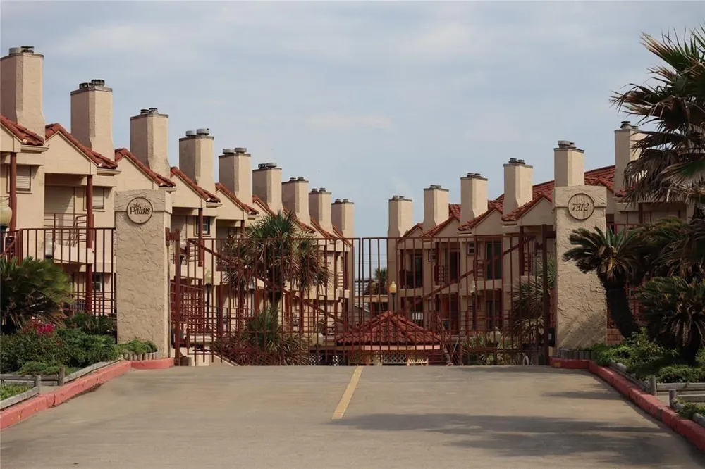 7312 Seawall Boulevard #106 Galveston, TX 77551